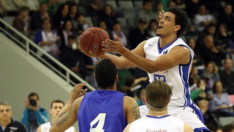 Der Kalifornier Jordan Burris bleibt dem BBC Coburg für mindestens ein Jahr erhalten.  Foto: Timo Geldner/Archiv