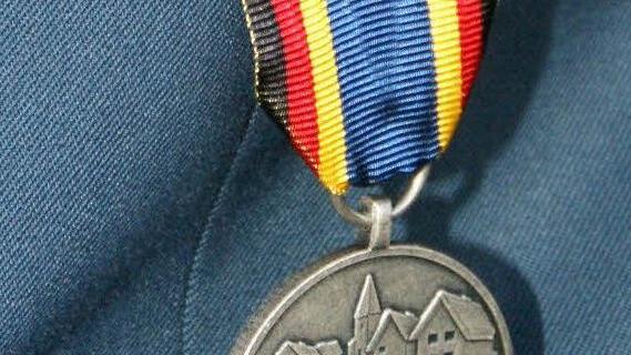Die Bundes-Fluthilfemedaille erhielten am Dienstag 26 THW-Helfer aus dem Landkreis Haßberge.