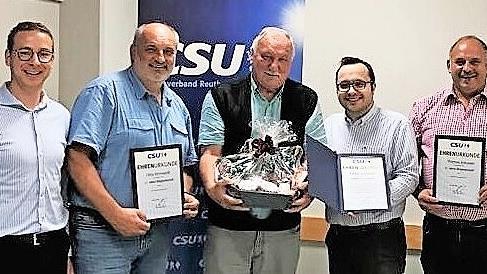 Bei der Jahreshauptversammlung des CSU-Ortsverbands Reuth wurden verdiente Mitglieder geehrt.
