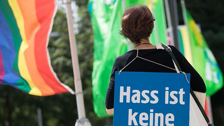 Protest gegen Hassnachrichten