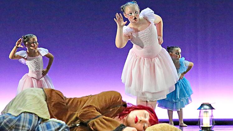&bdquo;Puppen bei Nacht&ldquo; &ndash; die j&uuml;ngsten Teilnehmer der Ballettschule DanceArt&lsquo;s&E-Motions,Bettina Knauth