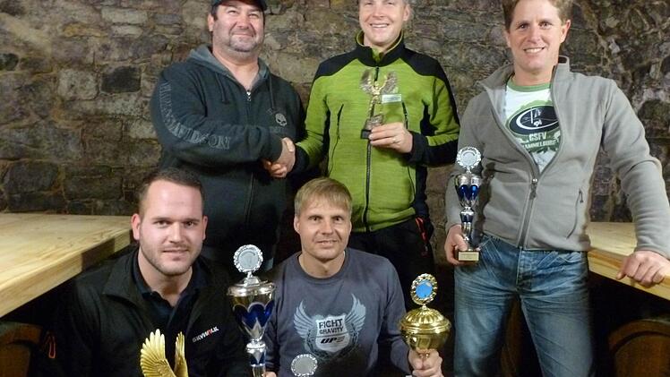 Die erfolgreichsten Saaletalflieger 2014: Sebastian Heilmann und Wolfgang Weippert (vorne von links) sowie Vorsitzender Marcel Lübbe mit Michael Schaabner-Dettmer und Heiko Haas (hinten von links).