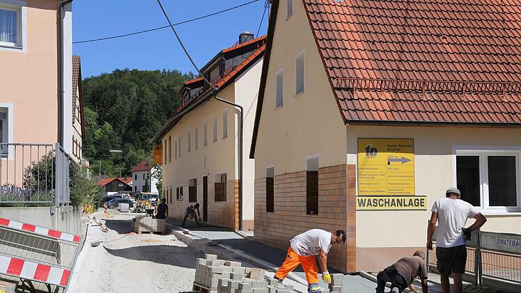 Die Konturen der neuen Ortsstraßenführung sind klar erkennbar. Foto: Franz Galster
