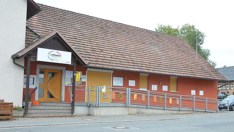 Erst vor wenigen Monaten war der Dorfladen mit viel ehrenamtlichem Engagement neu gestaltet worden. Jetzt muss er schließen. Foto: Rainer Lutz