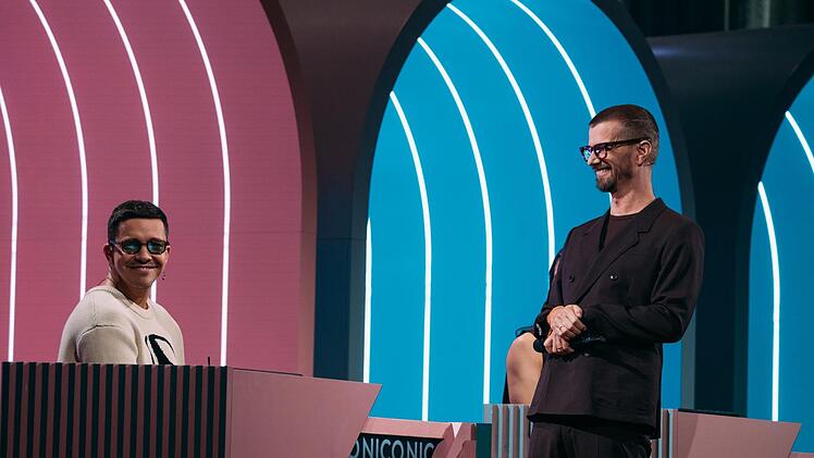 Nico Santos kann sich zum Gl&uuml;ck auf sein gutes Geh&ouml;r sowie auf sein breites Musikwissen verlassen - und auf seinen geballten Charme. Vor dem Finale musste er dennoch die Segel streichen.