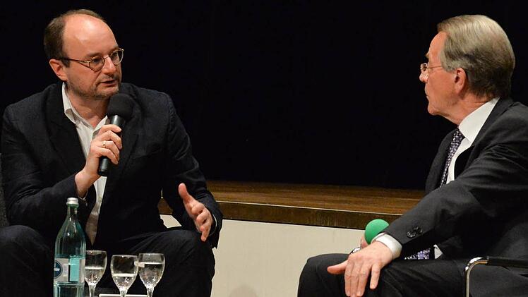 Nils Minkmar (l.) und Franz Müntefering