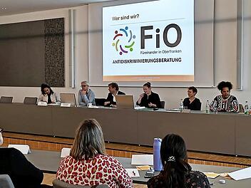 Im großen Saal des Landratsamtes Forchheim wurde die Antidiskriminierungsberatung vorgestellt.