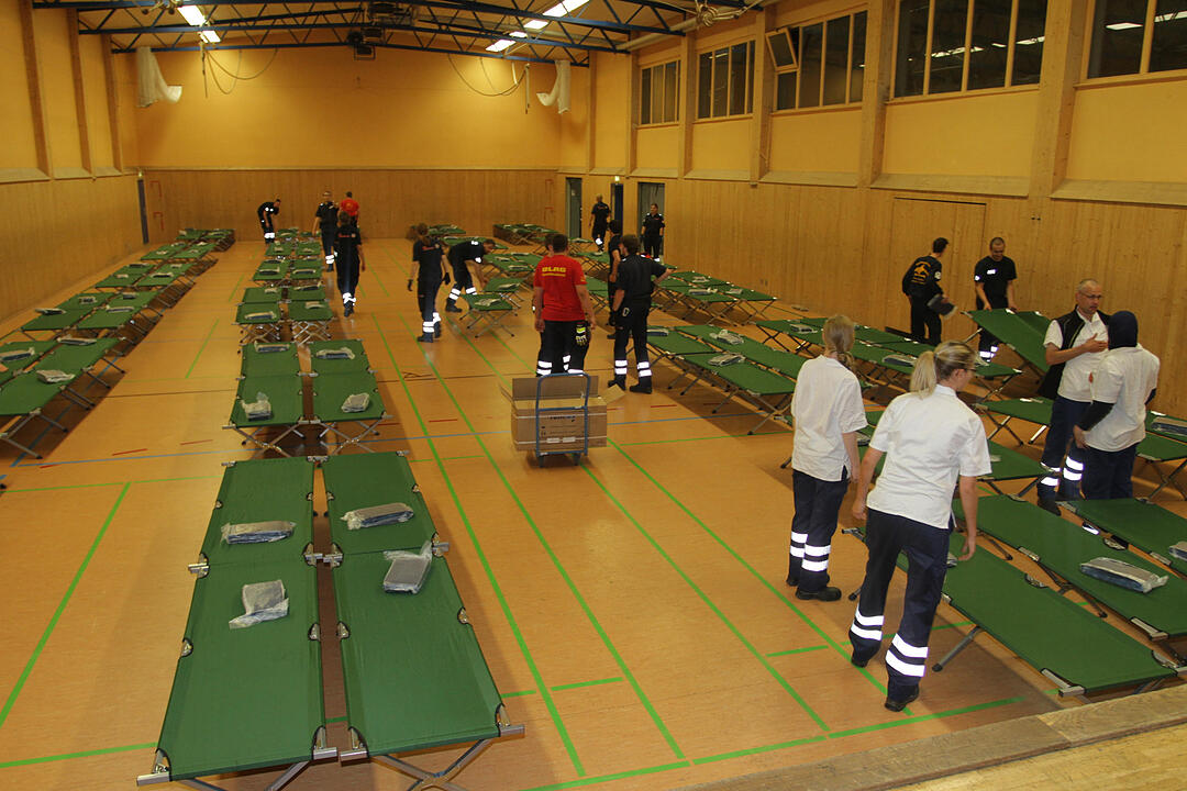 Ungeplante Einrichtung von Notunterkuenften fuer Asylbewerber