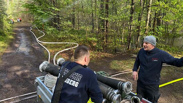 Waldbrand bei Erlangen: Feuerwehr erlebt "respektlose" Vorf&auml;lle
