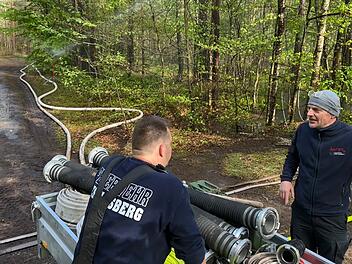 Waldbrand bei Erlangen: Feuerwehr erlebt "respektlose" Vorfälle