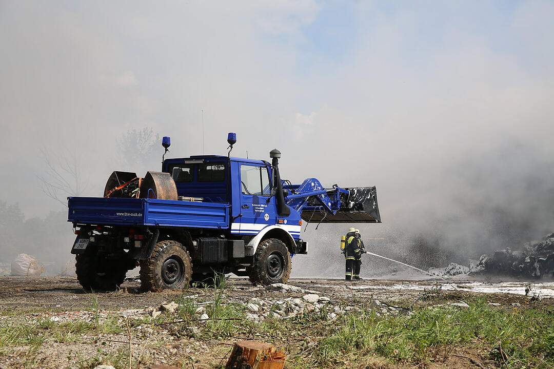Firmengebäude in Oberfranken geht in Flammen auf
