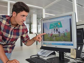 Auf dem Foto im Internet-Blog der "Coast2Coast-Radler" sind jetzt nur noch zwei zu sehen. Flo Sander verfolgt die Erlebnisse seiner Freunde jetzt aus der Heimat. Von San Francisco bis Denver war er dabei. Foto: Rainer Lutz