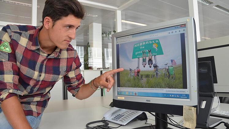 Auf dem Foto im Internet-Blog der "Coast2Coast-Radler" sind jetzt nur noch zwei zu sehen. Flo Sander verfolgt die Erlebnisse seiner Freunde jetzt aus der Heimat. Von San Francisco bis Denver war er dabei. Foto: Rainer Lutz