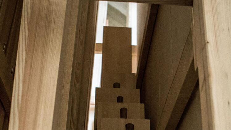 Mächtig große neue Pfeifen in zwei Bass-Registern hat die SChuke-Orgel in der Coburger Morizkirche erhalten.Foto: Jochen berger