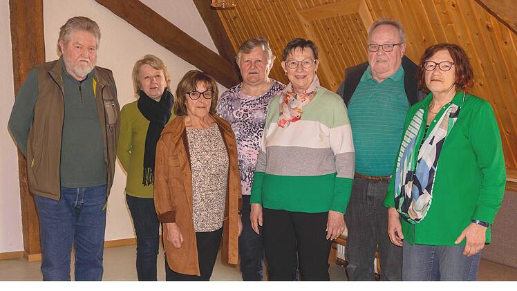 Von links: Rainer Obeth, Ruth Heid, Doris Schaupp, Christa Obeth, Monika Zwerenz Weis, Rudi Volpert, Imrgard Volpert