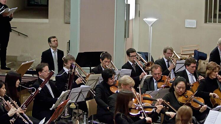 Mitglieder des Philharmonischen Orchesters Landestheater Coburg beim Konzert in der Morizkirche.