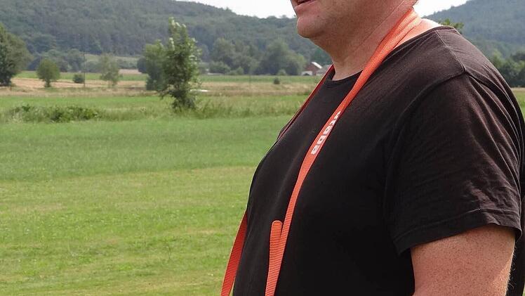 Stefan Werner aus Knetzgau muss konzentriert sein, wenn er seine Maschine steuert. Denn auch beim Modellflug kann so einiges passieren.