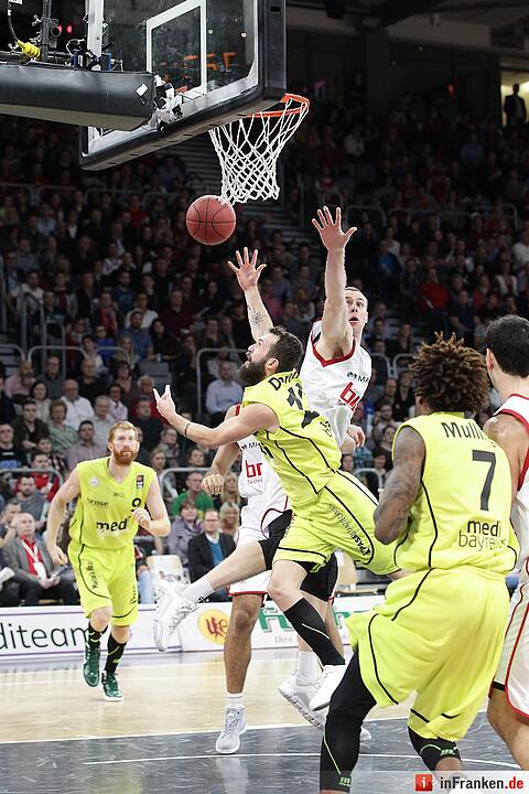 Brose Baskets vs Medi Bayreuth