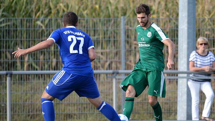 Sebastian Brand (rechts) ist wieder fit und soll der abstiegsgefährdeten Reserve des TSV Neudrossenfeld wieder mehr Sicherheit verleihen.  Foto: Peter Mularczyk