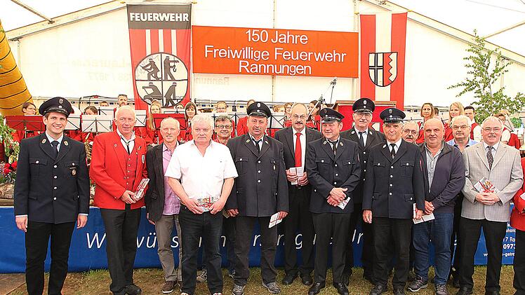 40 Jahre gehören zahlreiche Mitglieder der Rannunger Feuerwehr an. Im  Rahmen des Festkommerses wurden sie geehrt. Foto: Dieter Britz