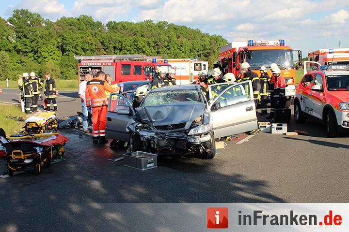 Landkreis Fürth: Frontalkollision bei Zirndorf