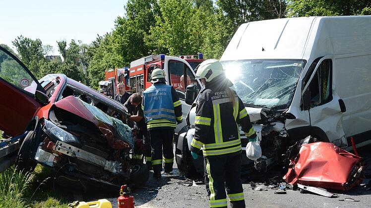 Schwerer Unfall auf der B 85 bei KulmbachDagmar Besand