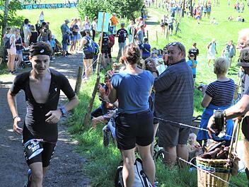 Carsten Friedmann am Kuhsteig, wo es steil bergauf geht. Der ASV-Athlet schaffte beim Allg&auml;u-Triathlon den Sprung aufs Podest in seiner Altersklasse.