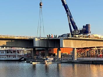 Abriss von Nürnberger Frankenschnellwegbrücke - Südwesttangente dicht
