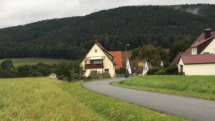 Die Pläne für ein großes Baugebiet am Nordrand von Höferänger (links) wurden am Donnerstag vom Stadrat endgültig in die Schublade gelegt. Foto: Stephan Tiroch