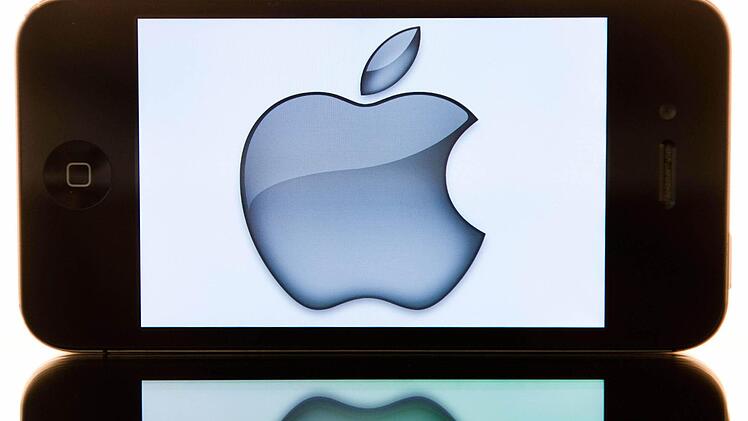 Offenbar hat sich Apple bei großen Kreditkartenanbietern die nötige Unterstützung für ein Bezahlsystem geholt. Foto: Sebastian Kahnert,dpa