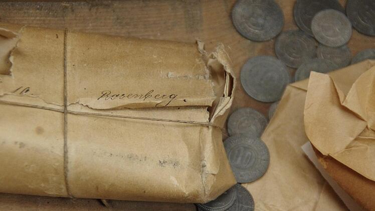 Das teilweise noch verpackte Notgeld für die Gefangenen auf der Festung. Foto: Marco Meißner