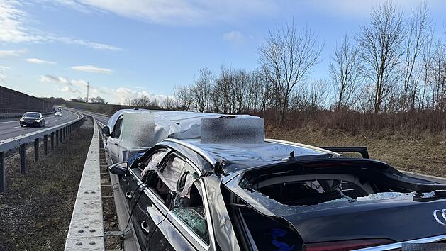 Drei Verletzte nach Crash auf der A70
