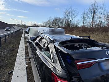 Drei Verletzte nach Crash auf der A70