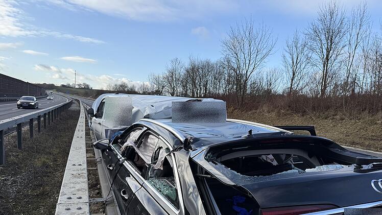 Drei Verletzte nach Crash auf der A70
