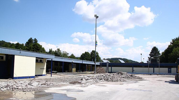 Die Eisbahn wird saniert. Foto: Jürgen Gärtner