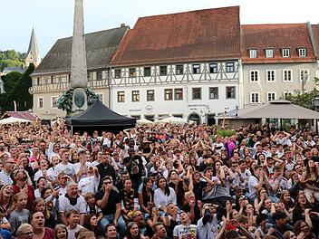 Deutscher WM-Auftakt: Public Viewing am Kulmbacher Marktplatz