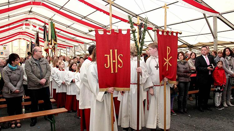 Festlicher Einzug zm Gottesdienst