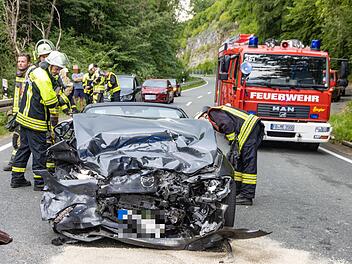 Ebermannstadt: schwerer Unfall auf Staatsstra&szlig;e 2260