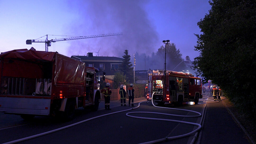 Lagerhalle in Wunsiedel komplett abgebrannt - Schaden enorm, Einsturzgefahr