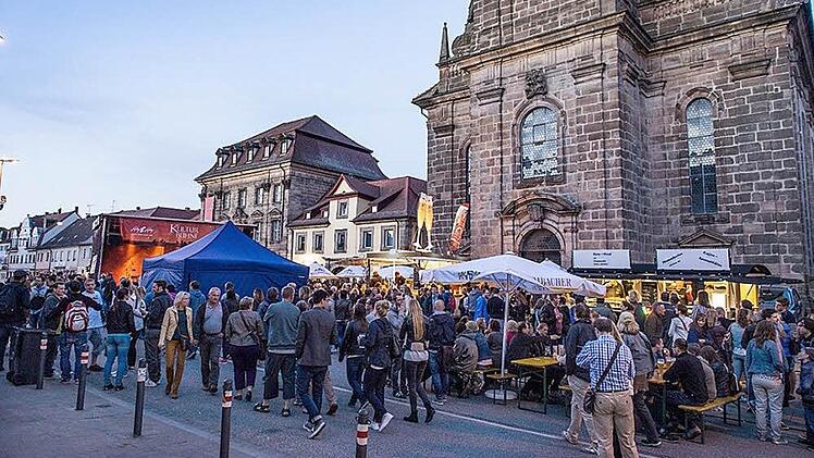 Auf dem Martin-Luther-Platz findet das Kulturprogramm der Sternennacht statt. Foto: Kilian Reil