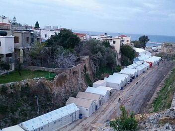 Das Flüchtlingscamp Souda, eines von insgesamt fünf Camps auf der griechischen Insel Chios, war für rund 900 Menschen gedacht. In Spitzenzeiten lebten hier aber auch schon mal bis zu 1200 Flüchtlinge auf engem Raum. Foto: Mobile Flüchtlingshilfe Würzburg