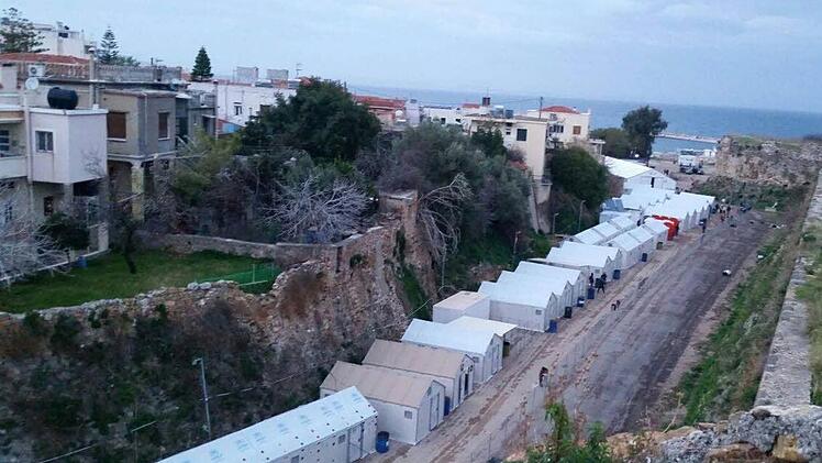 Das Flüchtlingscamp Souda, eines von insgesamt fünf Camps auf der griechischen Insel Chios, war für rund 900 Menschen gedacht. In Spitzenzeiten lebten hier aber auch schon mal bis zu 1200 Flüchtlinge auf engem Raum. Foto: Mobile Flüchtlingshilfe Würzburg