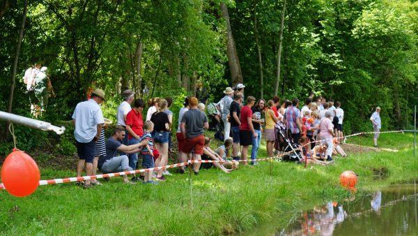 Viele Zuschauer freute sich über das feuchte Spektakel.