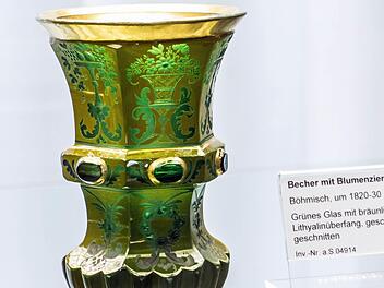 Becher mit Blumenzier (um 1820 bis 1830)Jochen Berger