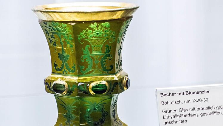 Becher mit Blumenzier (um 1820 bis 1830)Jochen Berger