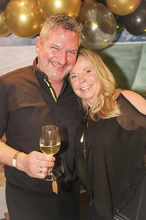 Es wurde in das Jahr 2025 gefeiert.