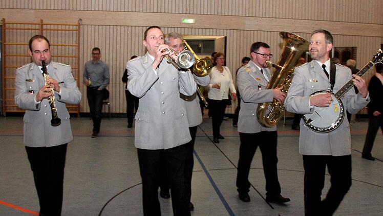 Mit Musik wurden die Besucher zum Ende der Pause wieder auf die Plätze geleitet. Foto: Johanna Blum