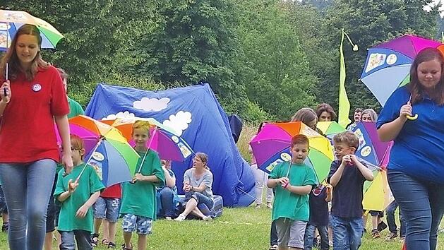 So sah es im vergangenen Jahr beim Sommerfest der Lebenshilfe aus. Das Motto 2016 war "Die Welt ist bunt". Foto: Archiv Heike Sch&uuml;lein