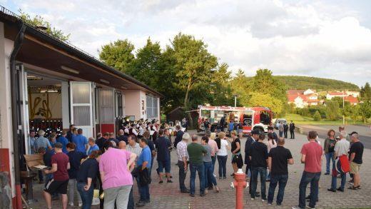 Vorstellung des neuen HLF 20 der Freiwilligen Feuerwehr Schondra; Foto: Horst Conze