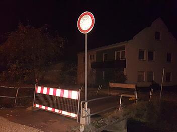 Die untere Brücke in Oberleinleiter ist derzeit gesperrt und soll abgerissen werden. Foto: Carmen Schwind
